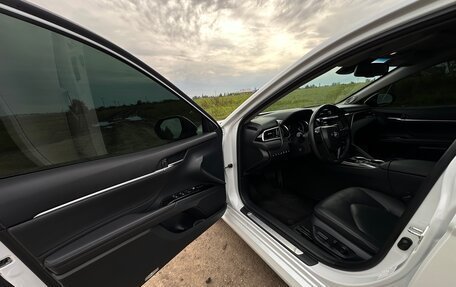 Toyota Camry, 2019 год, 3 400 000 рублей, 13 фотография