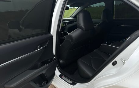 Toyota Camry, 2019 год, 3 400 000 рублей, 18 фотография