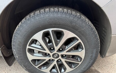 Hyundai Grand Starex Grand Starex I рестайлинг 2, 2019 год, 4 300 000 рублей, 12 фотография