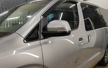 Hyundai Grand Starex Grand Starex I рестайлинг 2, 2019 год, 4 300 000 рублей, 19 фотография