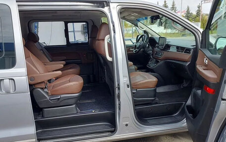 Hyundai Grand Starex Grand Starex I рестайлинг 2, 2019 год, 4 300 000 рублей, 22 фотография