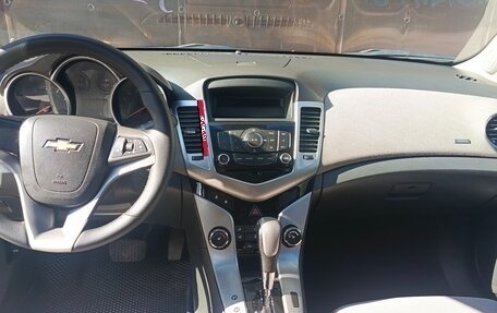 Chevrolet Cruze II, 2010 год, 450 000 рублей, 7 фотография