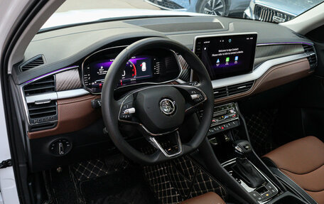 Skoda Kodiaq I, 2024 год, 4 250 000 рублей, 14 фотография
