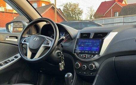 Hyundai Solaris II рестайлинг, 2011 год, 699 000 рублей, 10 фотография