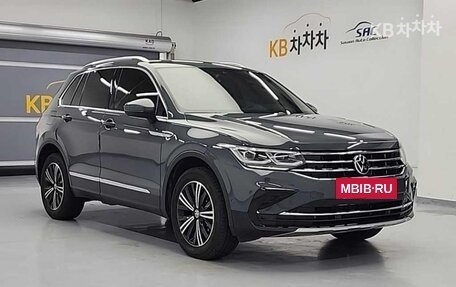 Volkswagen Tiguan II, 2023 год, 3 050 000 рублей, 3 фотография