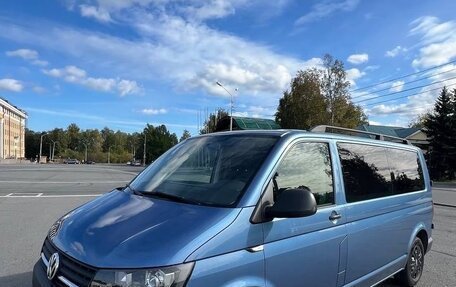 Volkswagen Caravelle T6 рестайлинг, 2019 год, 3 280 000 рублей, 2 фотография