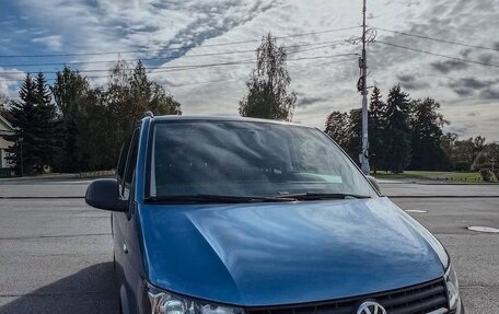 Volkswagen Caravelle T6 рестайлинг, 2019 год, 3 280 000 рублей, 3 фотография
