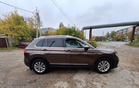 Volkswagen Tiguan II, 2017 год, 2 250 000 рублей, 2 фотография