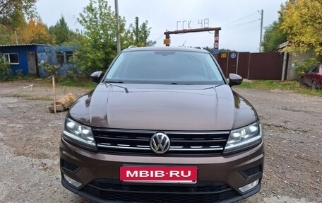 Volkswagen Tiguan II, 2017 год, 2 250 000 рублей, 3 фотография