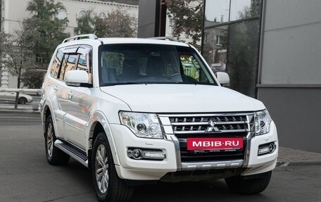 Mitsubishi Pajero IV, 2014 год, 2 360 000 рублей, 3 фотография