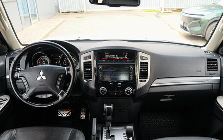 Mitsubishi Pajero IV, 2014 год, 2 360 000 рублей, 9 фотография