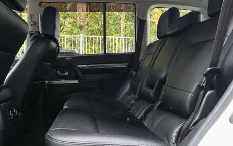 Mitsubishi Pajero IV, 2014 год, 2 360 000 рублей, 10 фотография