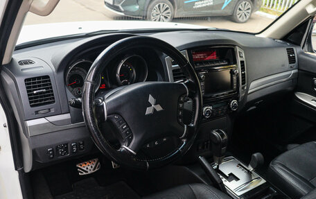 Mitsubishi Pajero IV, 2014 год, 2 360 000 рублей, 13 фотография