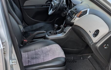 Chevrolet Cruze II, 2013 год, 900 000 рублей, 9 фотография