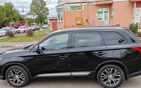 Mitsubishi Outlander III рестайлинг 3, 2017 год, 1 700 000 рублей, 8 фотография