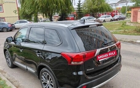 Mitsubishi Outlander III рестайлинг 3, 2017 год, 1 700 000 рублей, 7 фотография