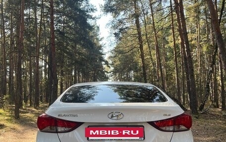 Hyundai Elantra V, 2013 год, 990 000 рублей, 4 фотография