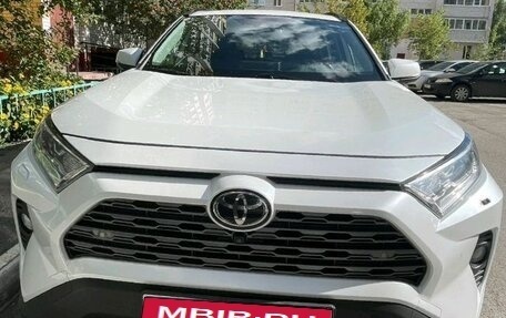 Toyota RAV4, 2020 год, 3 200 000 рублей, 1 фотография