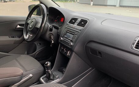 Volkswagen Polo VI (EU Market), 2012 год, 825 000 рублей, 14 фотография