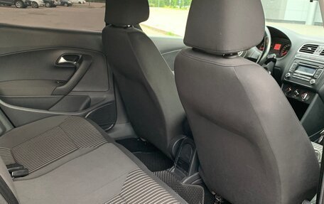 Volkswagen Polo VI (EU Market), 2012 год, 825 000 рублей, 24 фотография