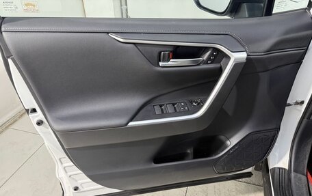 Toyota RAV4, 2020 год, 3 599 800 рублей, 7 фотография