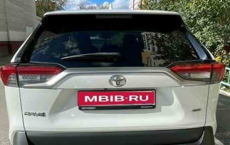 Toyota RAV4, 2020 год, 3 200 000 рублей, 4 фотография