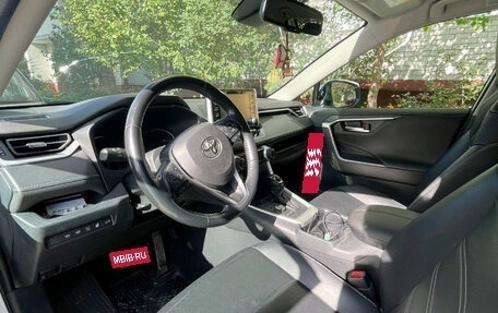 Toyota RAV4, 2020 год, 3 200 000 рублей, 5 фотография