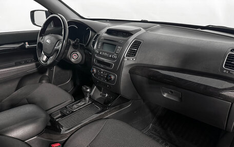 KIA Sorento II рестайлинг, 2019 год, 1 999 000 рублей, 14 фотография