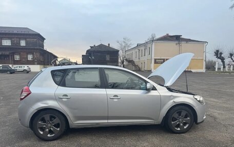 KIA cee'd I рестайлинг, 2010 год, 395 000 рублей, 2 фотография
