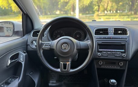 Volkswagen Polo VI (EU Market), 2012 год, 780 000 рублей, 2 фотография