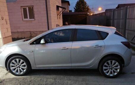 Opel Astra J, 2011 год, 550 000 рублей, 2 фотография