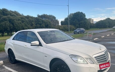 Mercedes-Benz E-Класс, 2011 год, 1 550 000 рублей, 3 фотография