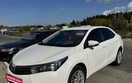 Toyota Corolla, 2013 год, 1 300 000 рублей, 4 фотография