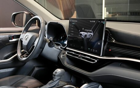 Toyota Highlander, 2026 год, 5 500 000 рублей, 17 фотография