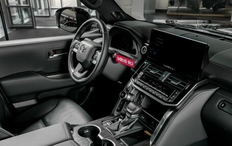 Toyota Land Cruiser, 2026 год, 16 500 000 рублей, 22 фотография