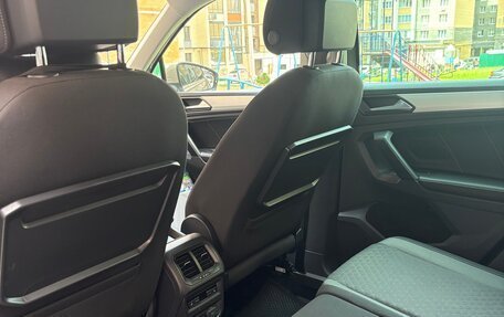 Volkswagen Tiguan II, 2018 год, 2 100 000 рублей, 5 фотография