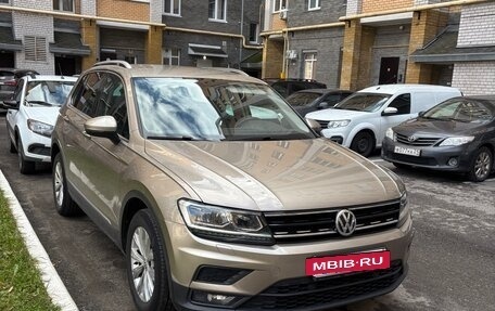 Volkswagen Tiguan II, 2018 год, 2 100 000 рублей, 3 фотография