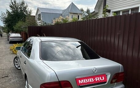 Mercedes-Benz E-Класс, 1998 год, 570 000 рублей, 7 фотография