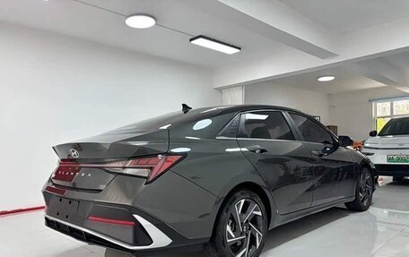 Hyundai Elantra, 2023 год, 1 350 000 рублей, 6 фотография