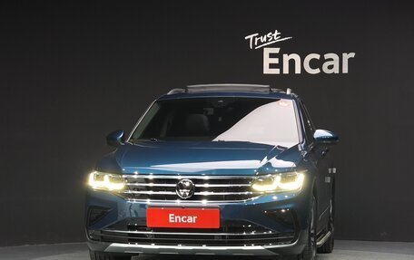 Volkswagen Tiguan II, 2022 год, 4 877 700 рублей, 3 фотография