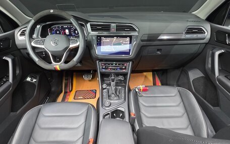 Volkswagen Tiguan II, 2022 год, 4 877 700 рублей, 7 фотография