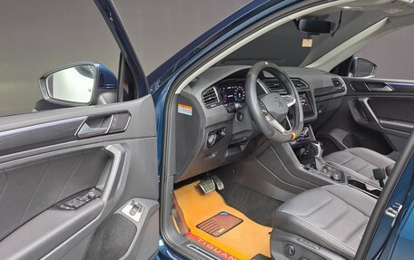 Volkswagen Tiguan II, 2022 год, 4 877 700 рублей, 10 фотография
