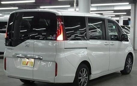 Honda Stepwgn IV, 2017 год, 1 350 002 рублей, 3 фотография