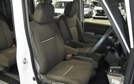 Honda Stepwgn IV, 2017 год, 1 350 002 рублей, 9 фотография