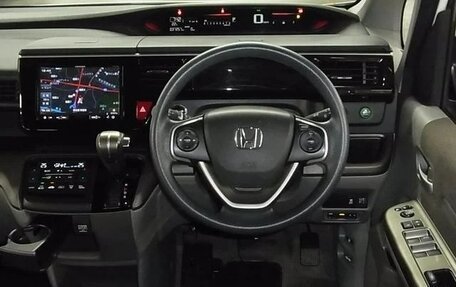 Honda Stepwgn IV, 2017 год, 1 350 002 рублей, 10 фотография
