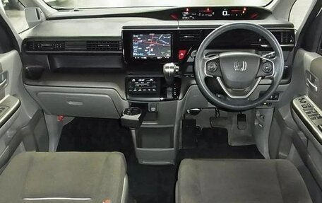 Honda Stepwgn IV, 2017 год, 1 350 002 рублей, 5 фотография