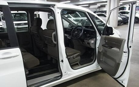 Honda Stepwgn IV, 2017 год, 1 350 002 рублей, 14 фотография