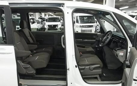 Honda Stepwgn IV, 2017 год, 1 350 002 рублей, 18 фотография