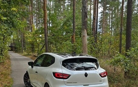 Renault Clio RS IV, 2018 год, 1 850 000 рублей, 24 фотография