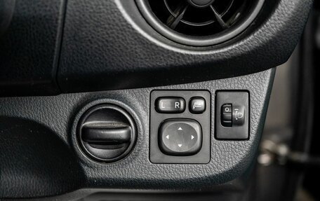 Toyota Vitz, 2019 год, 1 000 000 рублей, 17 фотография